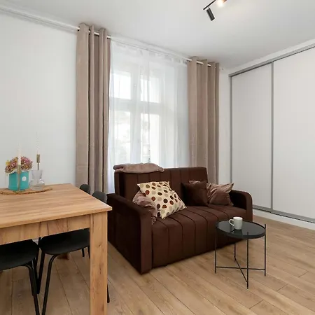 Family Near The In By Renters *