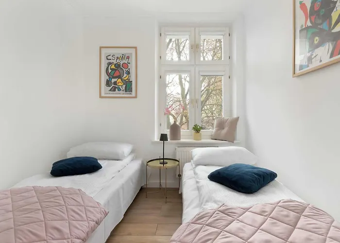 Family Near The In By Renters *