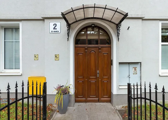 Family Near The In By Renters